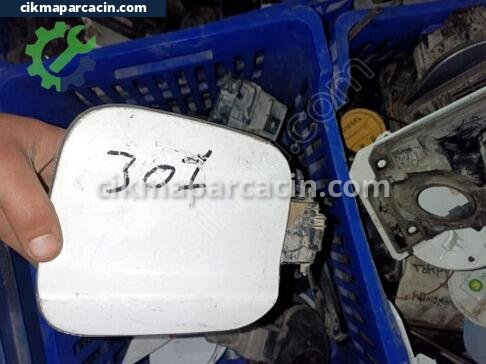 Peugeot 301 Depo Kapağı çıkma parça