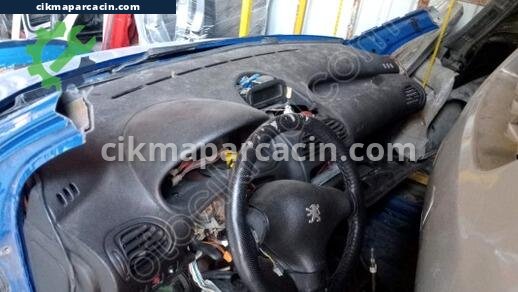 Peugeot 301 Torpido çıkma parça