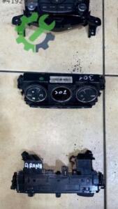 Peugeot 301 Klima Kontrol Paneli Çıkma