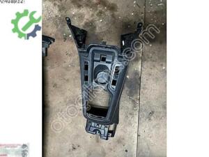 Peugeot 301 Çıkma Orta Konsol