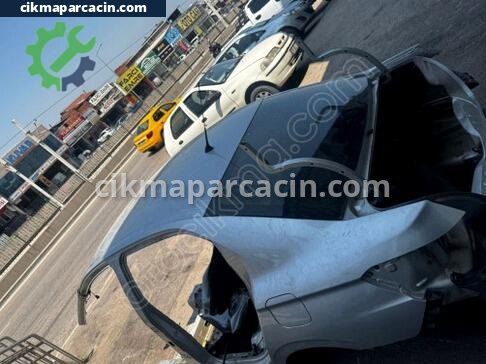Peugeot 301 Sol Arka Çamurluk çıkma parça