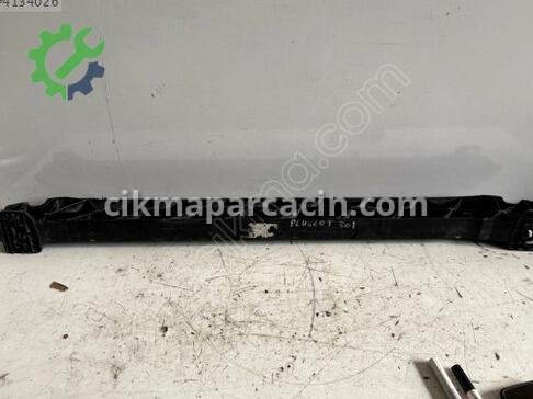 Peugeot 301 Tampon Braketi çıkma parça