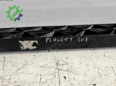 Peugeot 301 Tampon Braketi çıkma parça