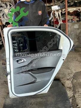 Peugeot 301 Sağ Arka Kapı çıkma parça