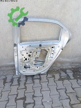 Peugeot 301 Sağ Arka Kapı çıkma parça