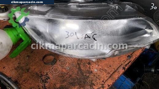 Peugeot 301 Sağ Ön Far çıkma parça
