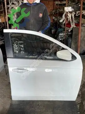Peugeot 301 Sağ Ön Kapı çıkma parça