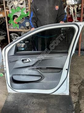 Peugeot 301 Sağ Ön Kapı çıkma parça