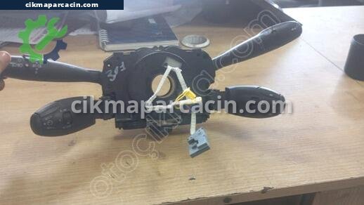 Peugeot 301 Sinyal Kolu çıkma parça