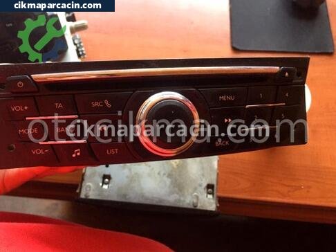 Peugeot 301 Teyp çıkma parça