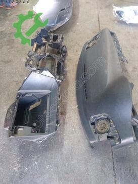 Peugeot 301 Torpido çıkma parça