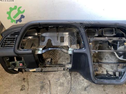 Peugeot 306 Torpido çıkma parça