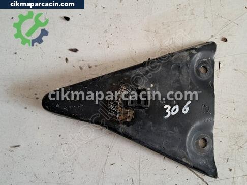 Peugeot 306 Ön Cam Izgarası çıkma parça