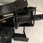 PEUGEOT 306 ORJ KRİKO VE YUVASI