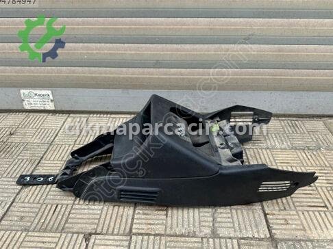 Peugeot 306 Orta Konsol çıkma parça