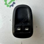 PEUGEOT 306 SOL ÖN KAPI CAM DÜĞMESİ