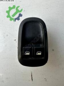 PEUGEOT 306 SOL ÖN KAPI CAM DÜĞMESİ