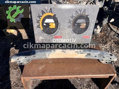 Peugeot 307 Arka Tampon Demiri çıkma parça