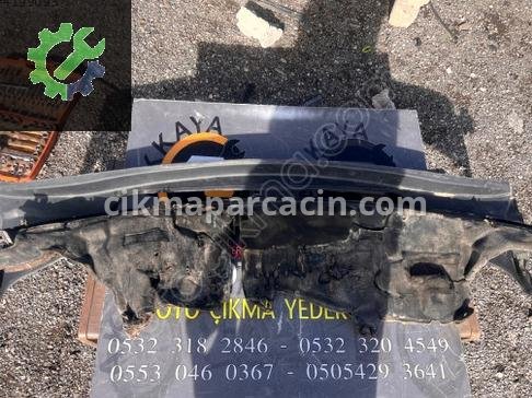 Peugeot 307 Ön Cam Izgarası çıkma parça