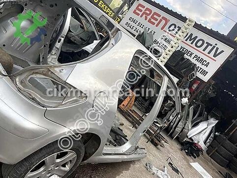Peugeot 307 Sağ Arka Çamurluk çıkma parça