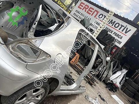 Peugeot 307 Sağ Arka Çamurluk çıkma parça