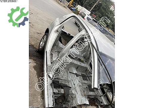 Peugeot 307 Sağ Arka Çamurluk çıkma parça
