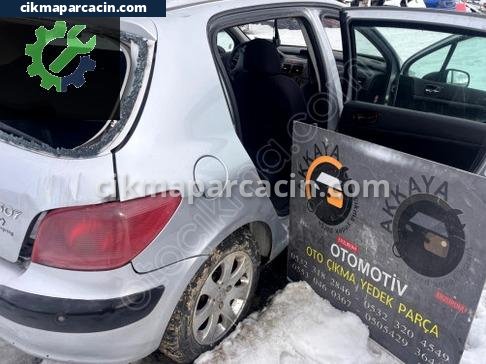 Peugeot 307 Arka Çamurluk çıkma parça
