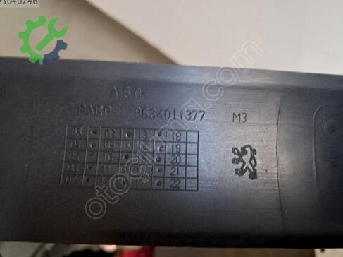 Peugeot 307 Kapı Çıtası çıkma parça
