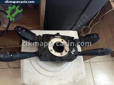 Peugeot 308 Sinyal Kolu çıkma parça