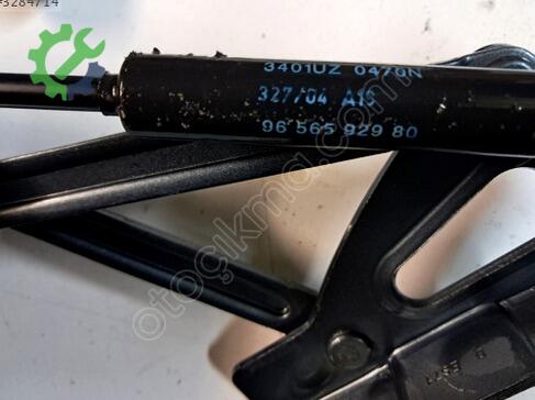 Peugeot 407 Bagaj Menteşesi çıkma parça