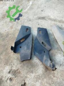 Peugeot 407 göğüs alt yan plastiği
