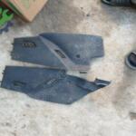 Peugeot 407 göğüs alt yan plastiği