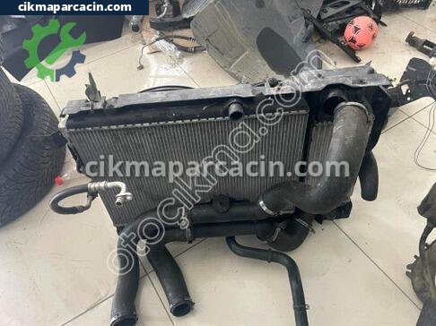 Peugeot 407 Radyatör çıkma parça