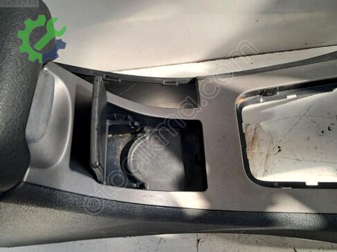 Peugeot 407 Orta Konsol çıkma parça