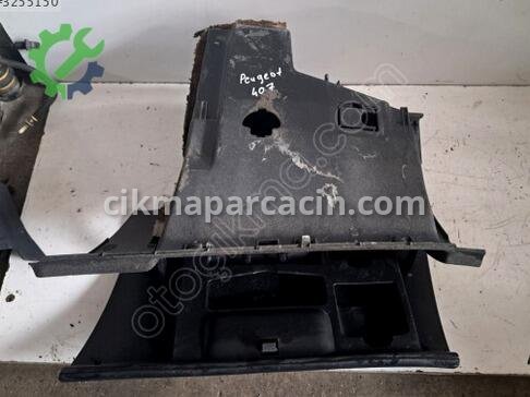 Peugeot 407 Torpido Gözü çıkma parça
