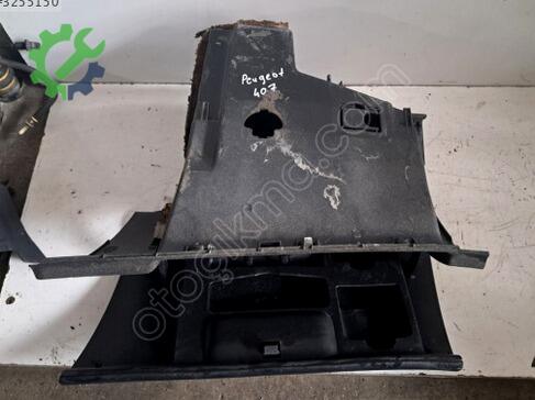 Peugeot 407 Torpido Gözü çıkma parça