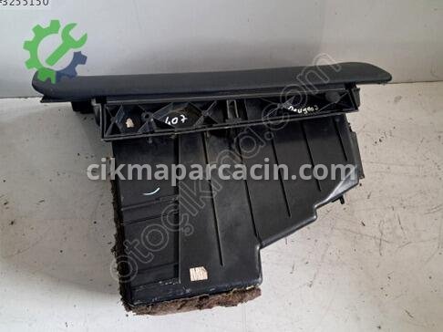 Peugeot 407 Torpido Gözü çıkma parça