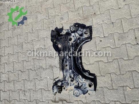 Peugeot 408 Travers çıkma parça