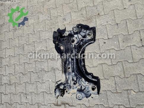 Peugeot 408 Travers çıkma parça