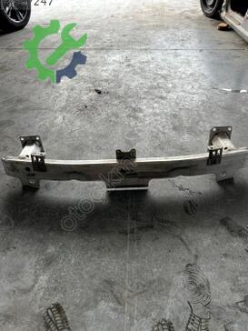 Peugeot 408 Ön Tampon Demiri çıkma parça