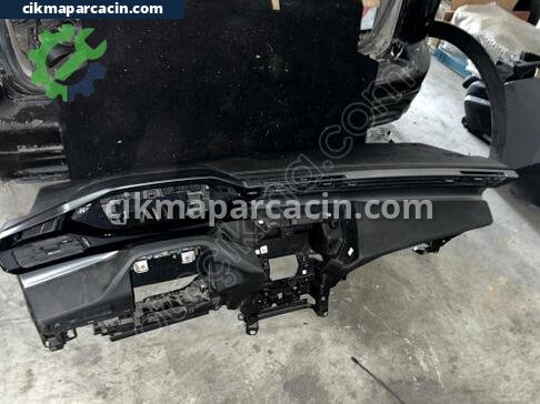 Peugeot 408 Torpido çıkma parça