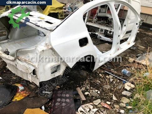Peugeot 508 Sağ Arka Çamurluk çıkma parça