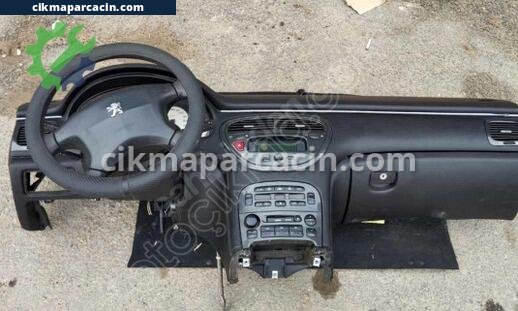 Peugeot 607 Torpido çıkma parça