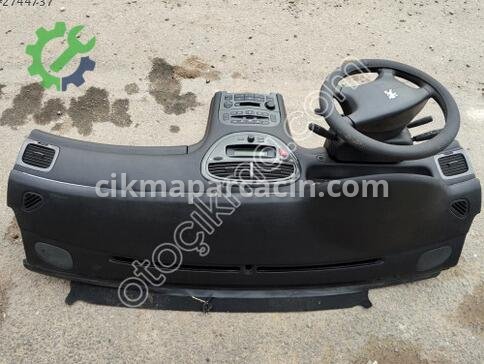 Peugeot 607 Torpido çıkma parça