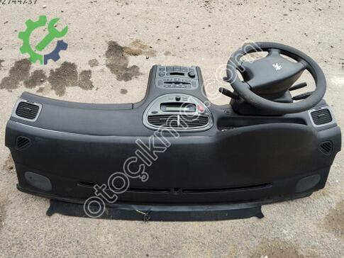 Peugeot 607 Torpido çıkma parça