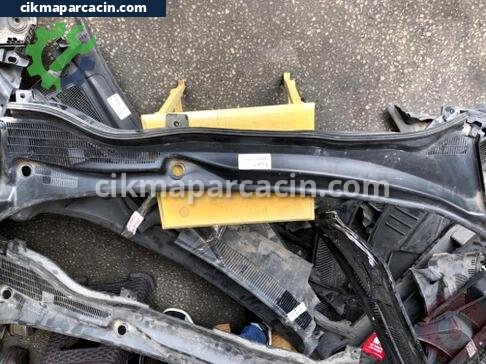 Peugeot Bipper Ön Cam Izgarası çıkma parça