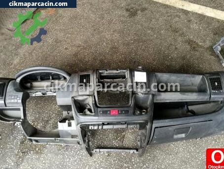 Peugeot Boxer Torpido çıkma parça