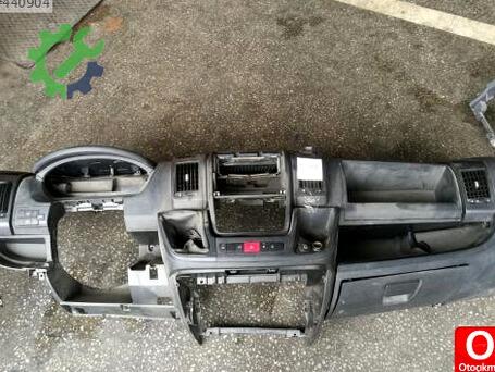 Peugeot Boxer Torpido çıkma parça