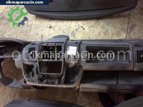 Peugeot Boxer Torpido çıkma parça