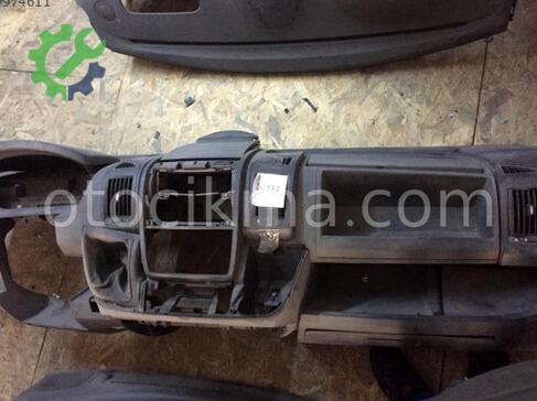 Peugeot Boxer Torpido çıkma parça